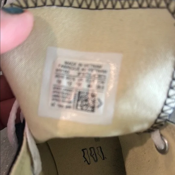 Converse Black High-Top Sneakers - Picture 6 of 6